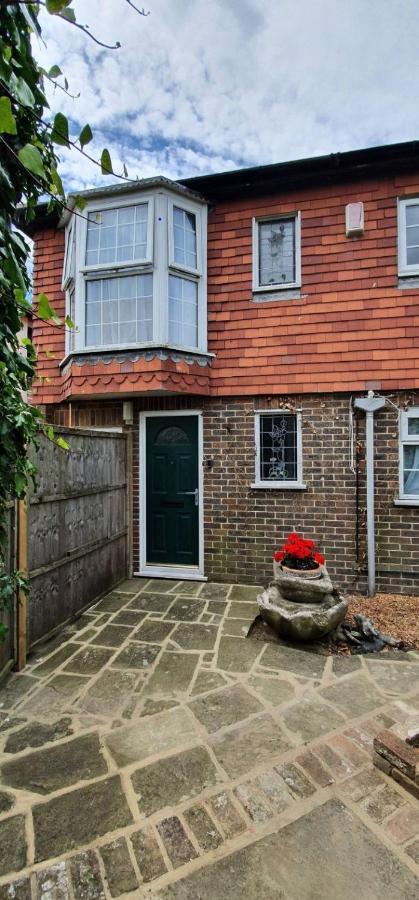 Beautiful 1 Bedroom Cottage With Courtyard. Deal Exterior foto