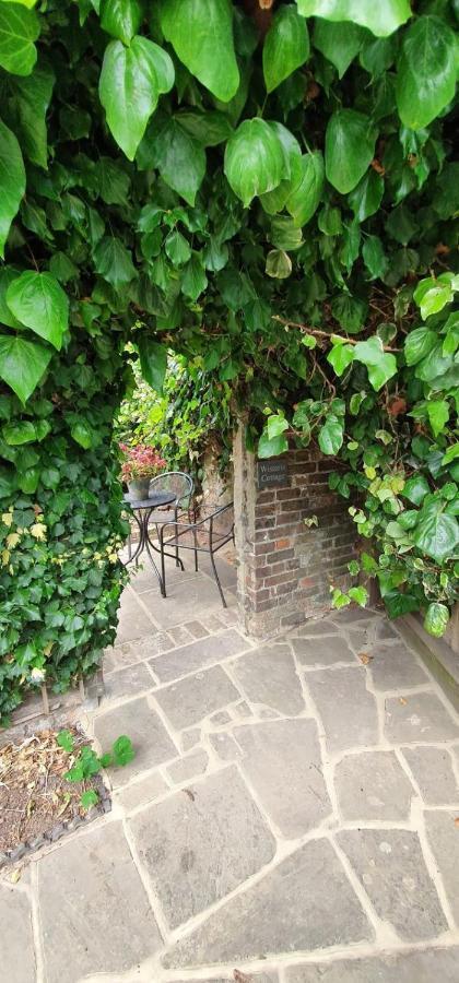 Beautiful 1 Bedroom Cottage With Courtyard. Deal Exterior foto